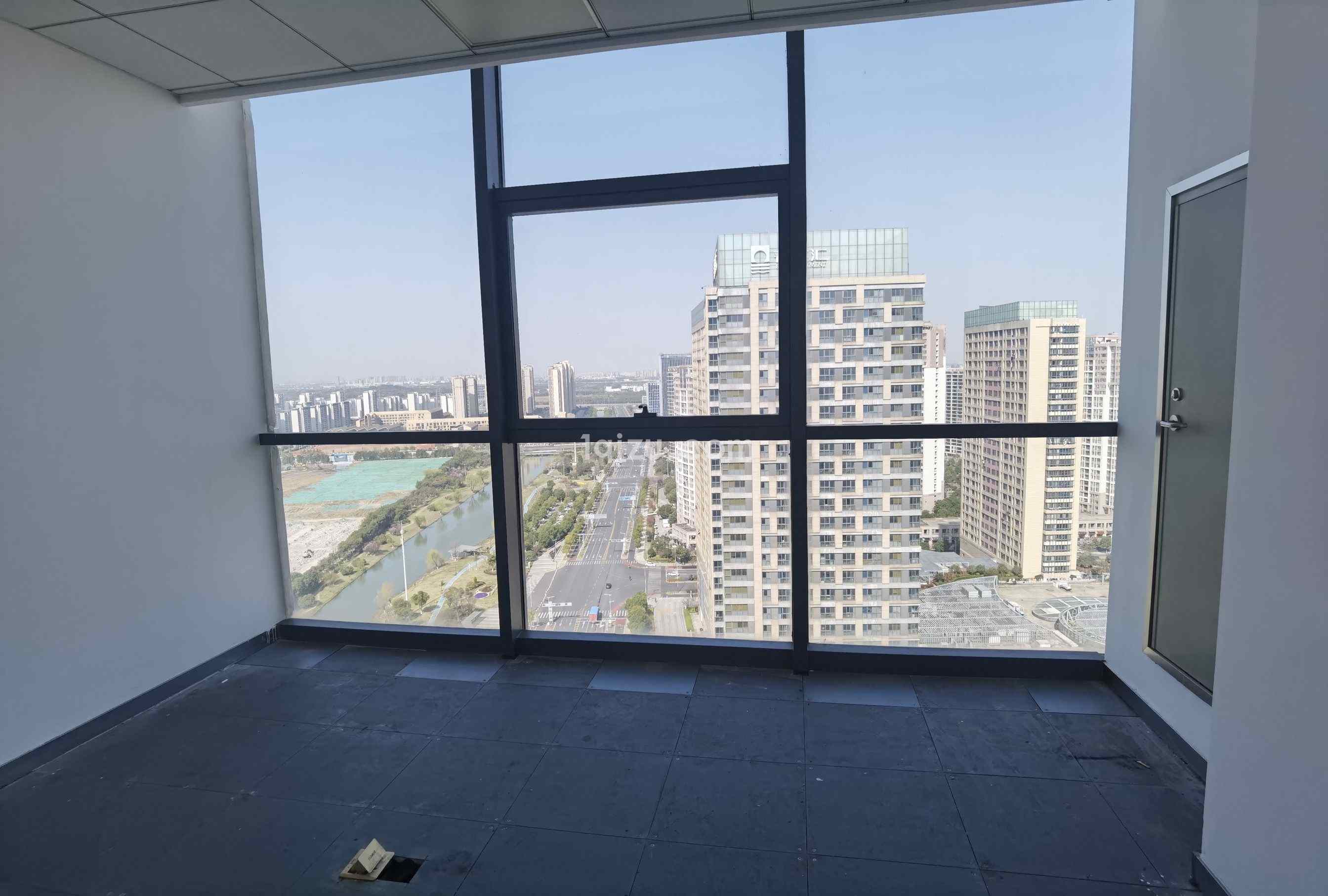 兆润领寓商务广场